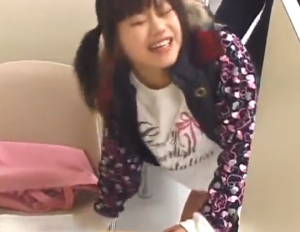 【家庭秘密】成人女性の教え子を狙う鬼畜講師の暴走で貧乳美乳を弄ぶ濃厚エロ動画