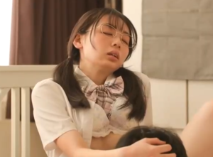 【むっつり初SEX】むっつりメガネスケベ彼女フェラ女子校生顔射エロ動画