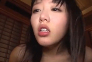 【乳首イッちゃい】乳首舐められただけでイッちゃいそう喘ぐ人妻種付け旅行エロ動画