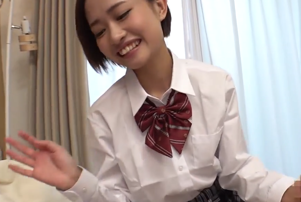 【ハメ撮りフェラ女子校生素人】小悪魔な妹が兄の乳首を責めながら騎乗位で翻弄し交尾するエロ動画