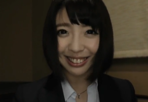 【巨乳痴女素人美少女】【素人】Gカップ豊満OL(25)が満を持してAV出演→ランチ休憩中に交尾するエロ動画