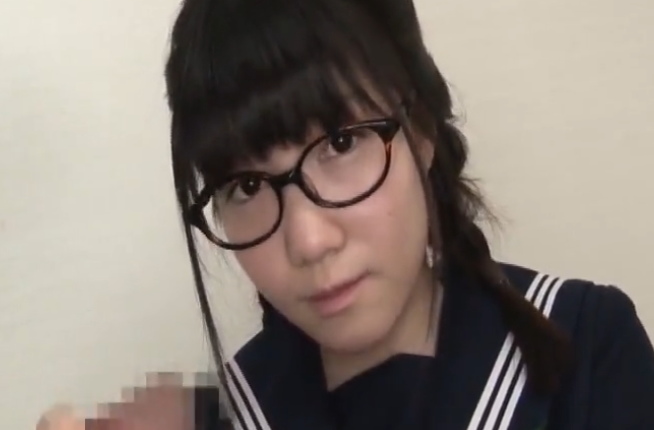 【メガネJKイラマ大量発射】ミニメガネJKにイラマチオで口内大量ザーメンエロ動画！