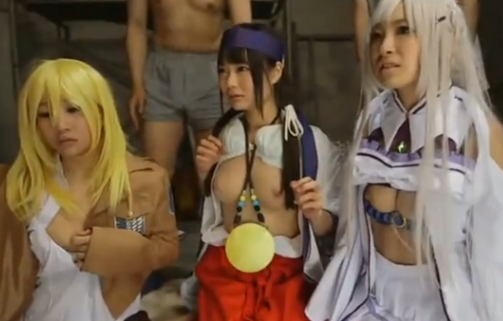 【コスプレ】えっ何やだ時間を止められ容赦なくオタク達にパコられるコスプレイヤーのエロ動画！乱交巨乳美少女顔射の悶絶！